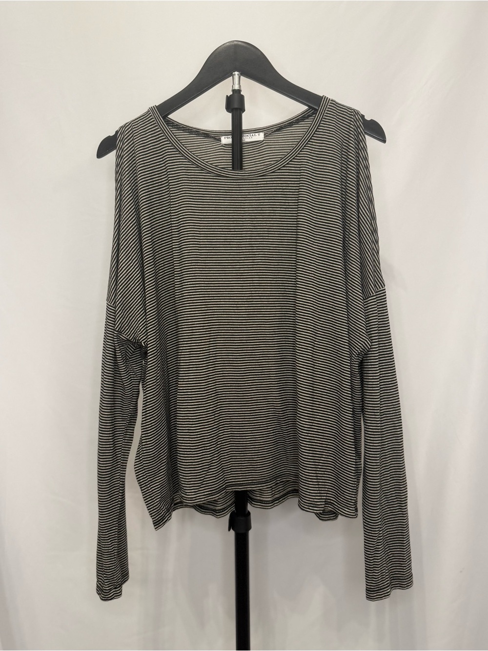 Project Social T Black & Tan Striped Cold-Shoulder Long Sleeve Top Med